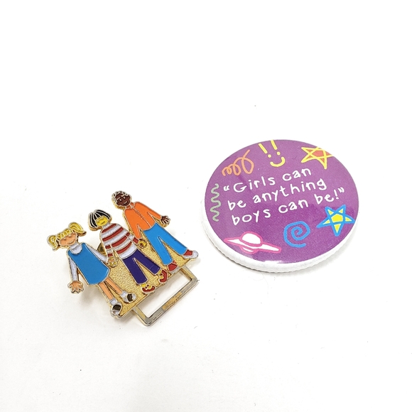 Girls Boys World Unity Peace Bundle Lot Set Pins - Picture 5 of 5